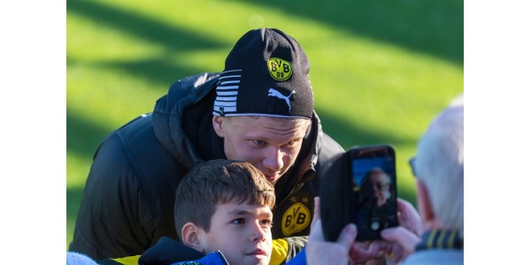 Erling Håland má malou skupinu věrných fanoušků